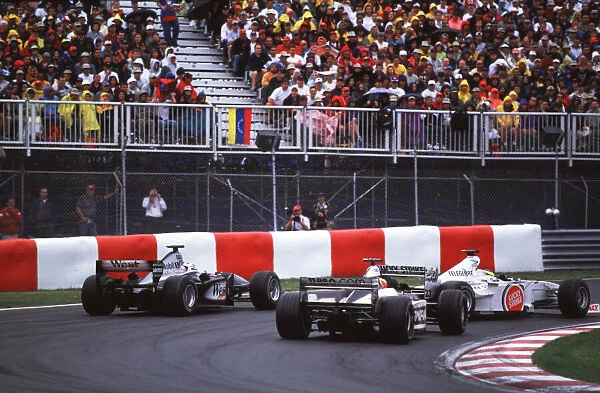 CANADIAN GRAND PRIX 2000 Ricardo Zonta, BAR Honda leads Ralf Schumacher