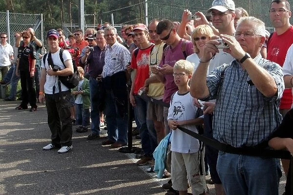 Champ Car World Series: Fans watch the Minardi F1 X2
