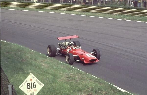 Chris Amon, Ferrari 312 (retired) Italian Grand Prix, Monza 8th September 1968 Rd 9 World LAT Photographic Tel: +44 (0) 181 251 3000 Fax: +44 (0) 181 251 3001 Ref: 68 ITA 066