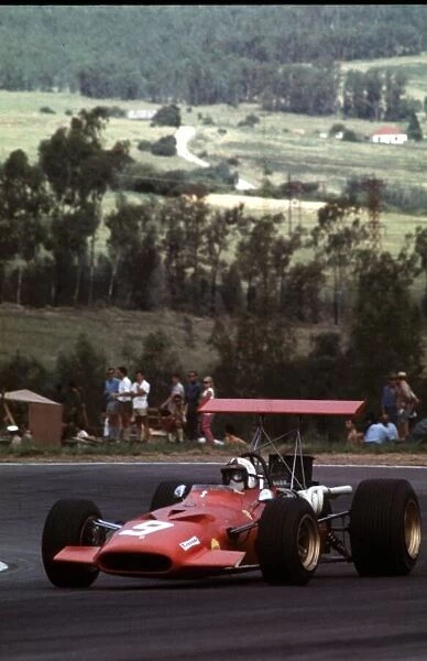 Chris Amon, Ferrari 312, Retired South African Grand Prix, Kyalami, 27 Feb-1 Mar 69 World LAT Photographic Tel: +44(0) 181 251 3000 Fax: +44(0) 181 251 3001 Ref: 69 SA 75