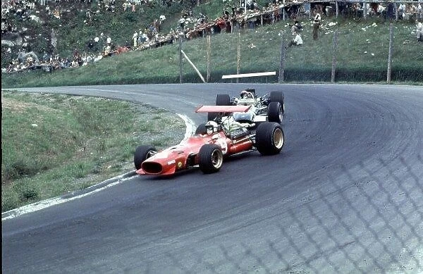 Chris Amon leads Jo Siffert Canadian Grand Prix, Mont-Tremblant 22nd September 1968 Rd 10 World LAT Photographic Tel: +44 (0) 181 251 3000 Fax: +44 (0) 181 251 3001 Ref: 68 CAN 62