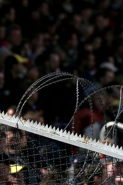 DTM: Barbed wire fencing to keep fans away from the track