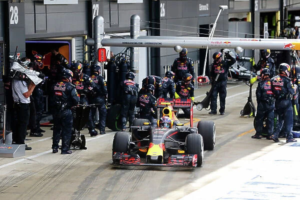 F1 Formula 1 Formula One Action Pit Stop Priority