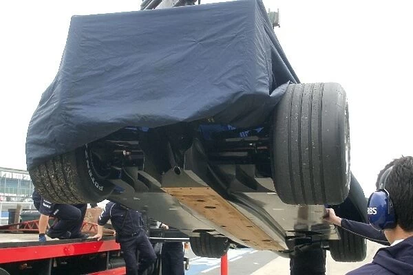 F1 Testing: Narain Karthikeyan Williams car is recovered after breaking down