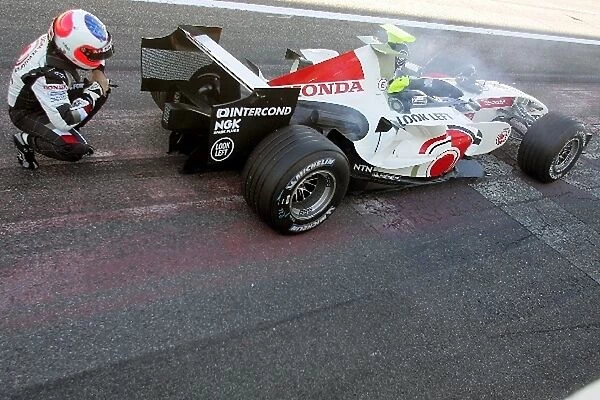 F1 Testing: Rubens Barrichello Honda F1 suffers a blown engine