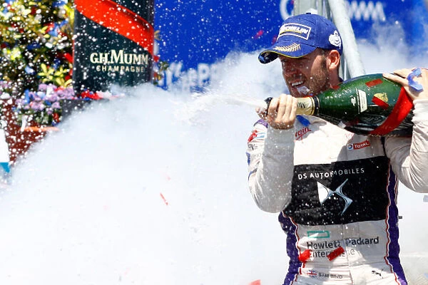 fe formula e podium champagne