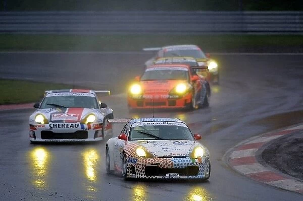 FIA GTT: The Porsche GTs tread carefully through the treacherous conditions