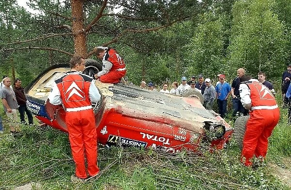 FIA World Rally Championship: Colin McRae & Derek Ringer, Citroen Xsara WRC, crashed and rolled heavily on stage 16