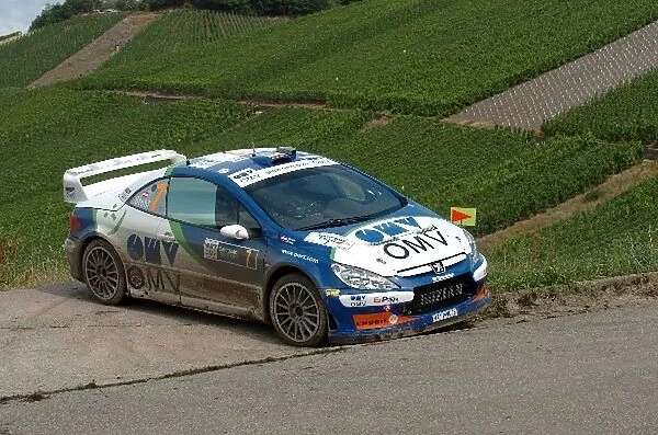 FIA World Rally Championship: Manfred Stohl, Peugeot 307 WRC, on Stage 4