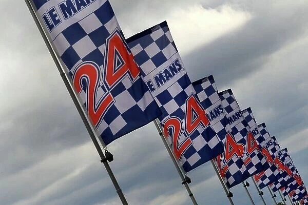 10lmt. Flags.. Le Mans 24 Hours Practice and Qualifying