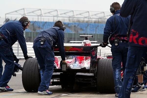 Formula 1 Testing: Vitantonio Liuzzi Scuderia Toro Rosso STR01