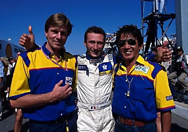 Formula 3000 Championship: David Sears Super Nova Racing Team Boss, Vincenzo Sospiri and Nozomu Saruhashi celebrate winning the championship