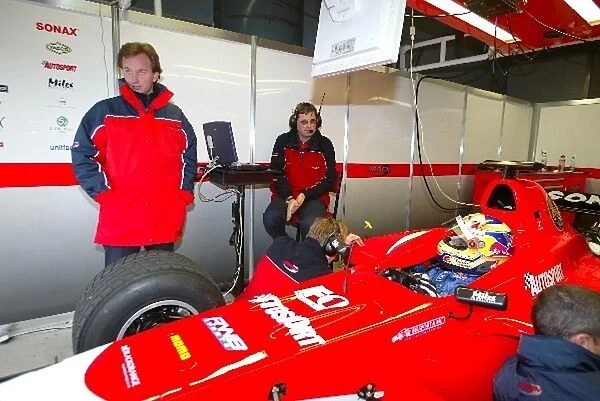 Formula 3000 Testing: Vitantonio Liuzzi makes his first test with Arden, whilst Arden boss Christian Horner watches
