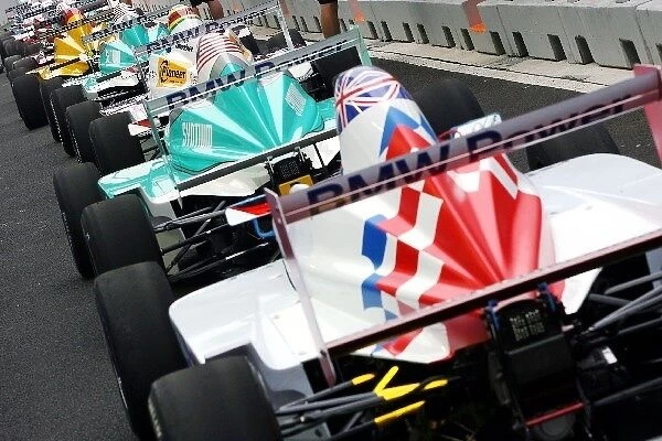 Formula BMW Pacific: Cars in the pit lane