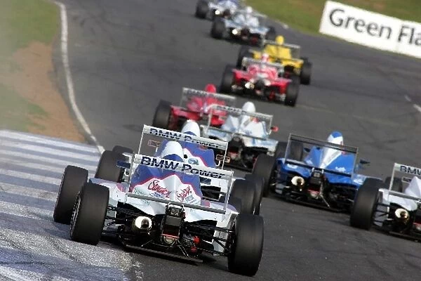 Formula BMW UK Championship: Action in the 2nd race