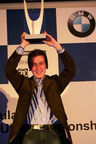 Formula BMW UK Championship: Niall Breen recieves his award for coming 1st in the 2006 Formula BMW UK Championship