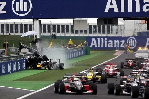 Formula Three Euroseries: Crash between Edoardo Piscopo Muecke Motorsport and Cyndie Allemann Manor Motorsport