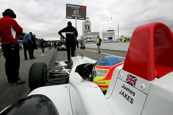 Formula Three Euroseries: James Jakes ART on the grid