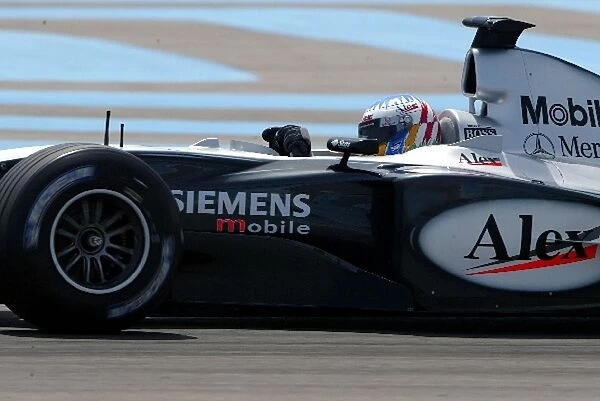 Formula One Testing: Alex Wurz makes the debut test of the new McLaren Mercedes MP4  /  18