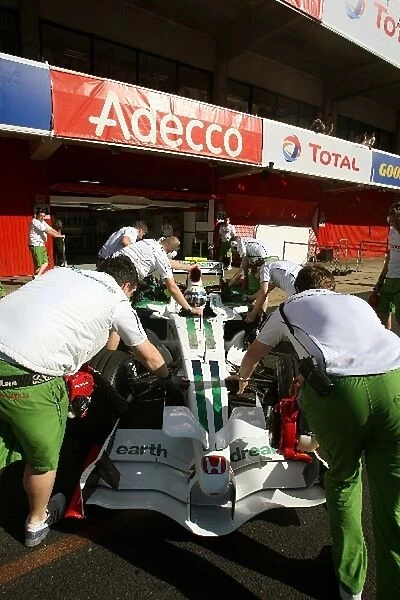 Formula One Testing: Anthony Davidson is testing for Honda Racing