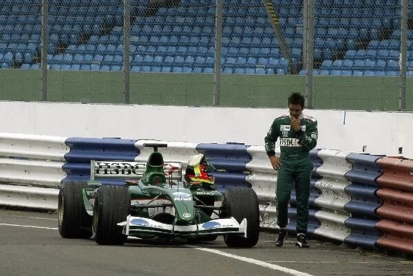 Formula One Testing: Antonio Pizzonia Jaguar Cosworth R4 suffers a mechanical problem as he returns to the pits