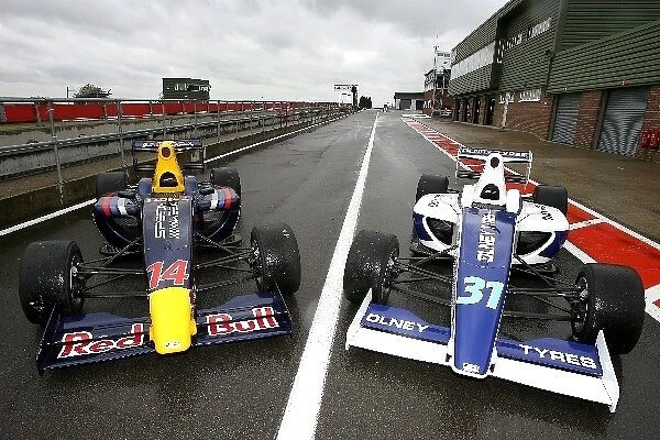 Formula Two Testing: Cars in pit lane: Formula Two Testing, Snetterton, England, 5 - 6 May 2009
