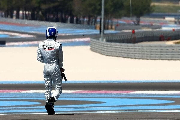 Formula One Testing: David Coulthard walks away after spinning his McLaren