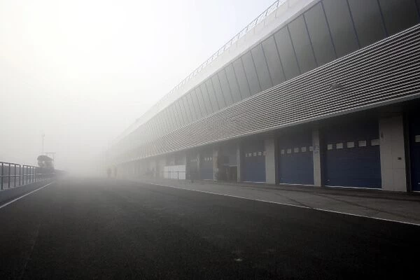 Formula One Testing: Fog prevents testing being started on time