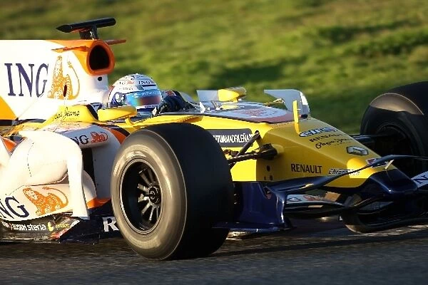 Formula One Testing: Giedo van der Garde tests for Renault