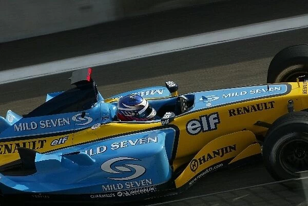 Formula One Testing: Heikki Kovalainen tests for the Renault team
