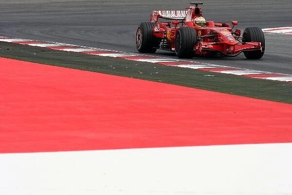 Formula One Testing: Luca Badoer Ferrari F2008