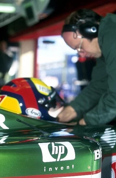 Formula One Testing: Luciano Burti Jaguar Cosworth R2