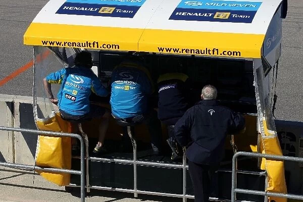 Formula One Testing: Nick Shorrock, Director of Michelin F1 Activities on the Renault pit gantry