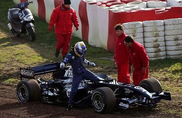 Formula One Testing: Nico Rosberg Williams in the gravel