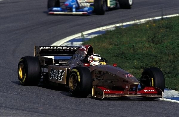 Formula One Testing: Nigel Mansell tests a Jordan Peugeot 196