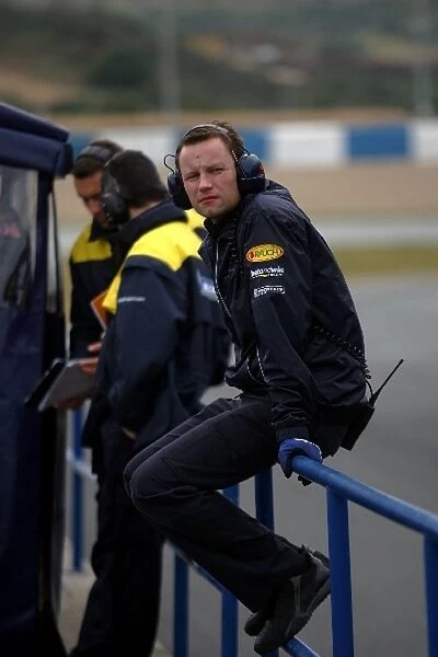 Formula One Testing: Red Bull Engineer: Formula One Testing, Wet Test, Jerez, Spain, 14 January 2006