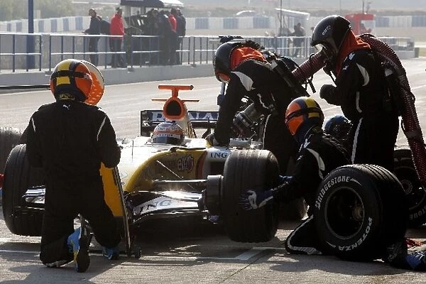 Formula One Testing: Renault F1 practice pit stops wit Nelson Piquet Renault R27