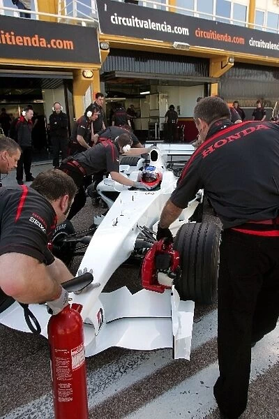 Formula One Testing: Rubens Barrichello in the new Honda RA108