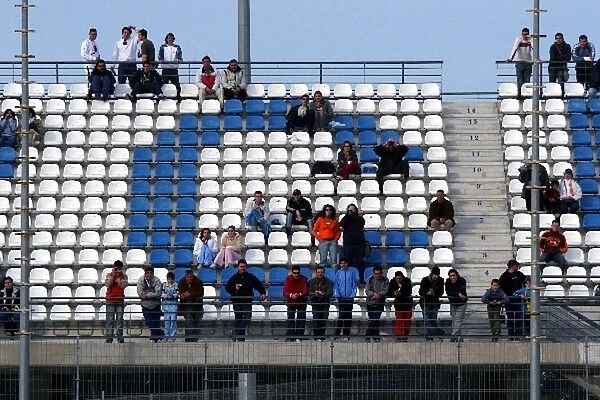 Formula One Testing: Spanish fans watch the testing