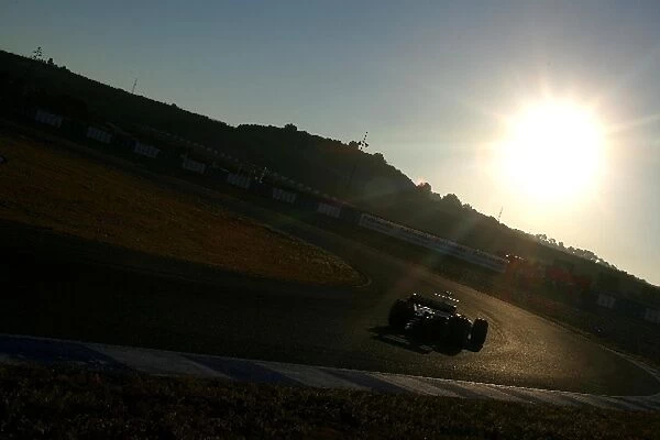Formula One Testing: Testing continues at sunrise in Jerez