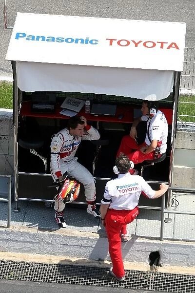 Formula One Testing: Timo Glock Toyota on the pitwall