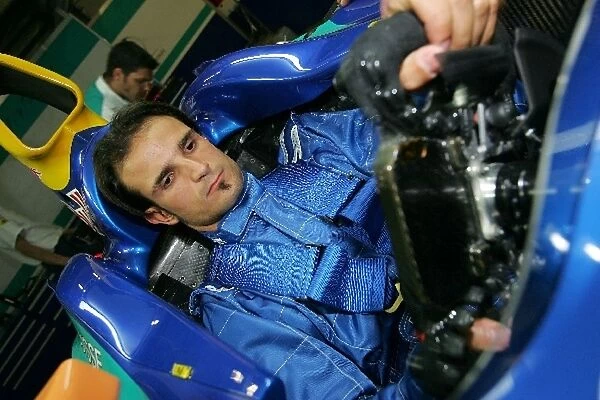 Formula One Testing: Vitantonio Liuzzi has a seat fitting before his first test with Sauber