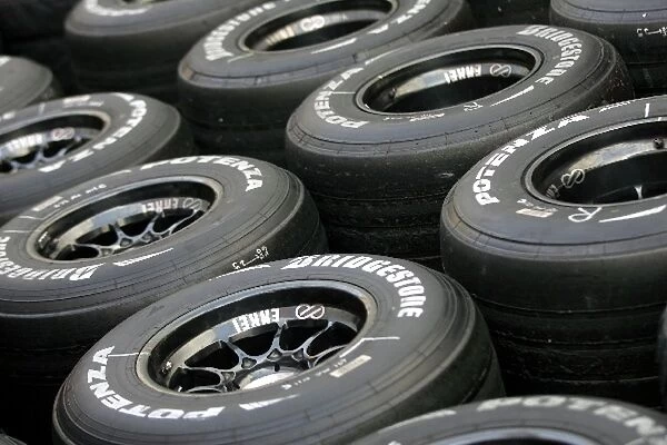 Formula One Testing: Wheels and tyres for McLaren