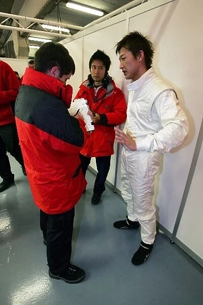 Formula One Testing: Yuji Ide Super Aguri F1 talks with Antonio Cuquerella Super Aguri F1 Race engineer