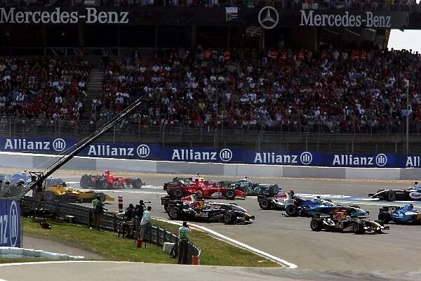 Formula One World Championship: The accident at the first corner at the start of the race