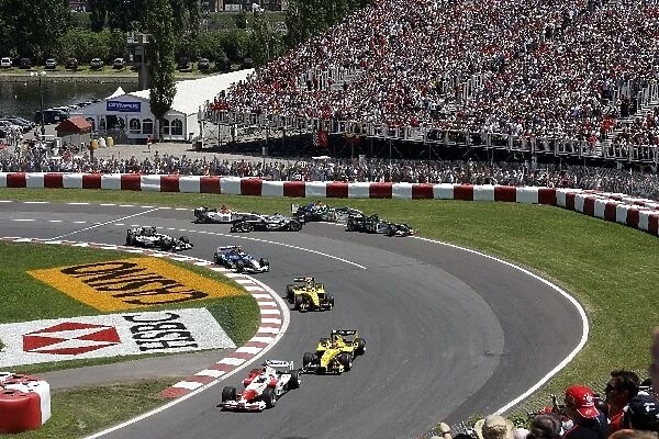 Formula One World Championship: An accident at the start of the race