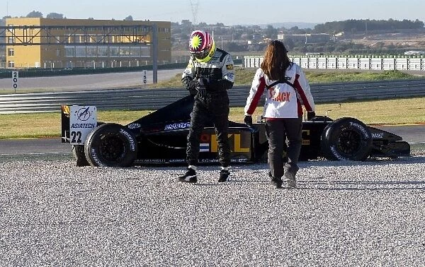 Formula One World Championship: Alex Yoong walks from his stranded Minardi PS02