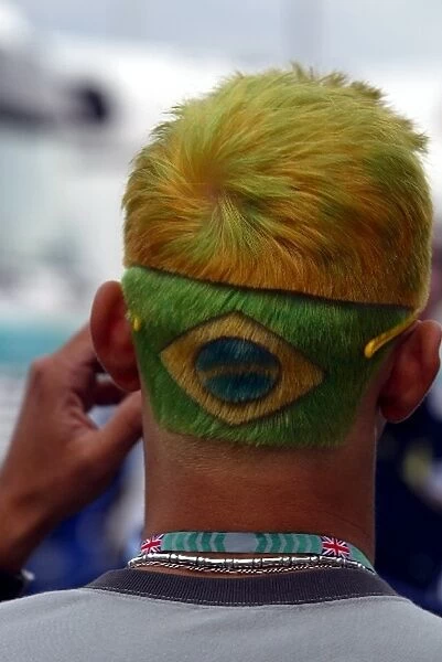 Formula One World Championship: Antonio Pizzonia Williams Test Driver sports an outrageous haircut in deference to his homeland