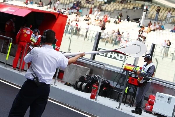 Formula One World Championship: BMW Sauber pit stop lollipop