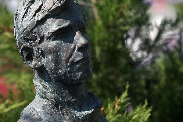 Formula One World Championship: A bronze bust of Damon Hill in the F1 Park of Fame